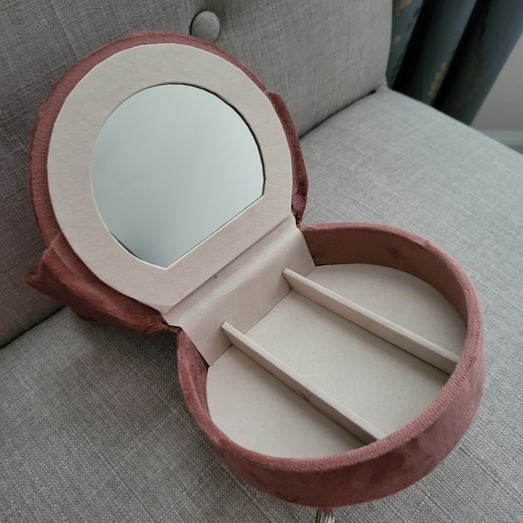 Vintage Barbie and Chair Jewelry Box - Picture 7 of 12